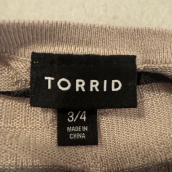 Women’s Tan Torrid Sleeveless Cardigan - Picture 3 of 6